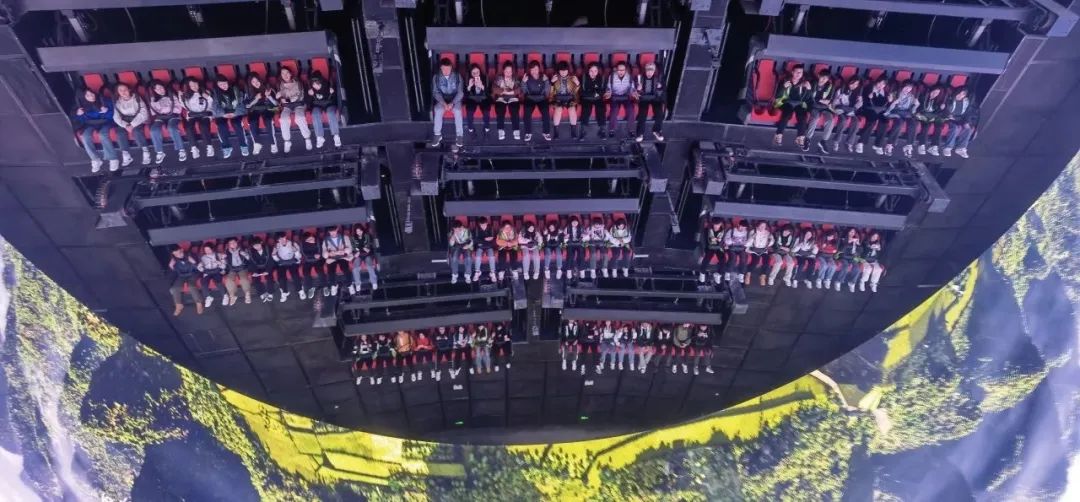 1277星际电子游戏股份旗下恒润科技集团打造西南首个8K电影级飞行影院